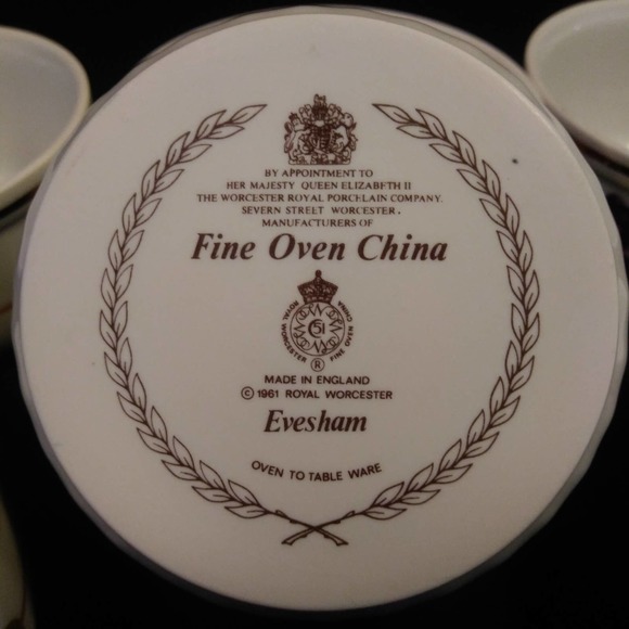 6 Royal Worcester Fine Oven China Ramekins in Evesham Gold - Picture 7 of 8